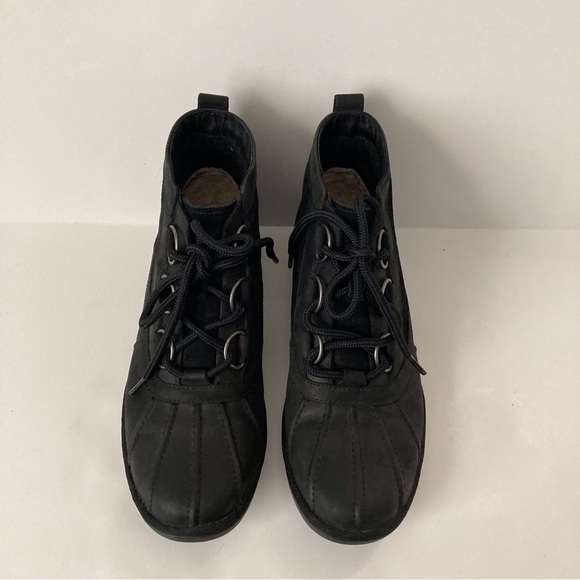 UGG Greda Duck Boots | Size 8 - Picture 3 of 9